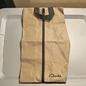 Clarks Tan Shoe Duster/Tote with Black Zipper